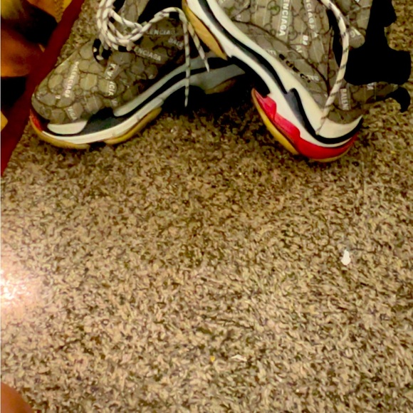 Men sneakers size 10 - Picture 3 of 4